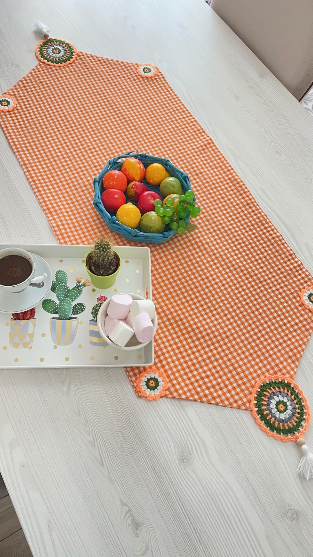 Turuncu Beyaz Kare Desenli Motifli ve Püsküllü Runner