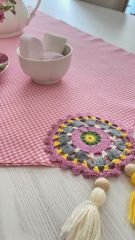 Pembe Beyaz Pöti Kare Desenli Motifli ve Püsküllü Runner